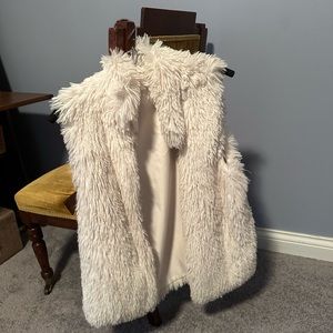 Shaggy winter white vest. Apartment 9. No size given approx S/M